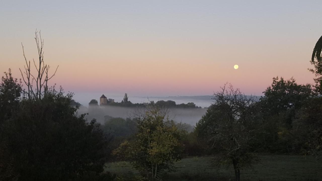 Au Soleil Couchant Saint-Julien-de-Lampon ภายนอก รูปภาพ