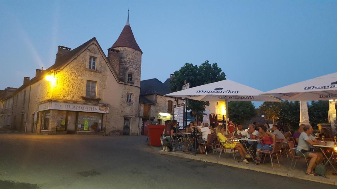 Au Soleil Couchant Saint-Julien-de-Lampon ภายนอก รูปภาพ