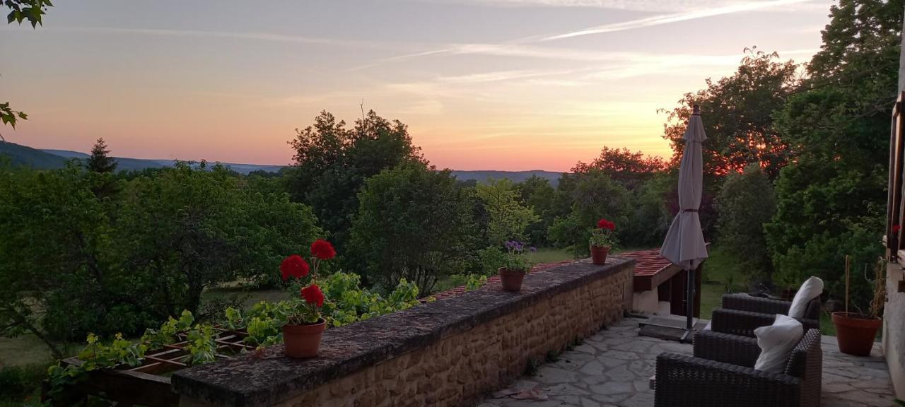 Au Soleil Couchant Saint-Julien-de-Lampon ภายนอก รูปภาพ